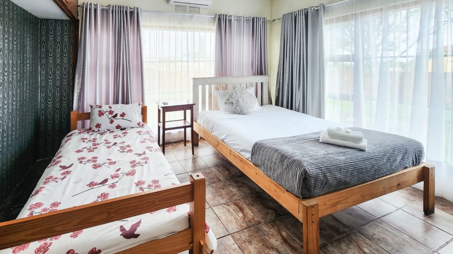 6 Bedroom Property for Sale in Uvongo KwaZulu-Natal