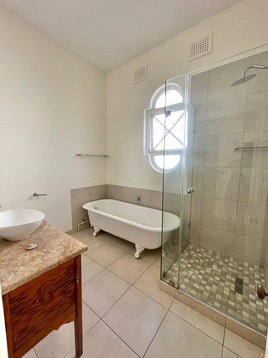 2 Bedroom Property for Sale in Essenwood KwaZulu-Natal