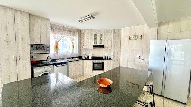 3 Bedroom Property for Sale in Uvongo KwaZulu-Natal
