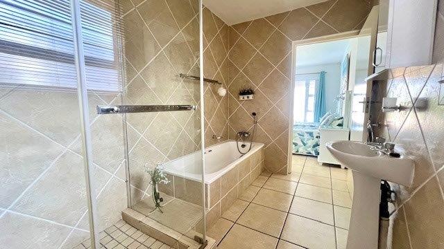 3 Bedroom Property for Sale in Uvongo KwaZulu-Natal