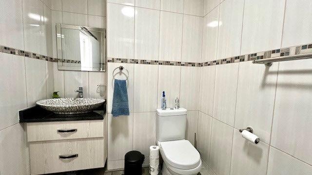 2 Bedroom Property for Sale in Uvongo KwaZulu-Natal