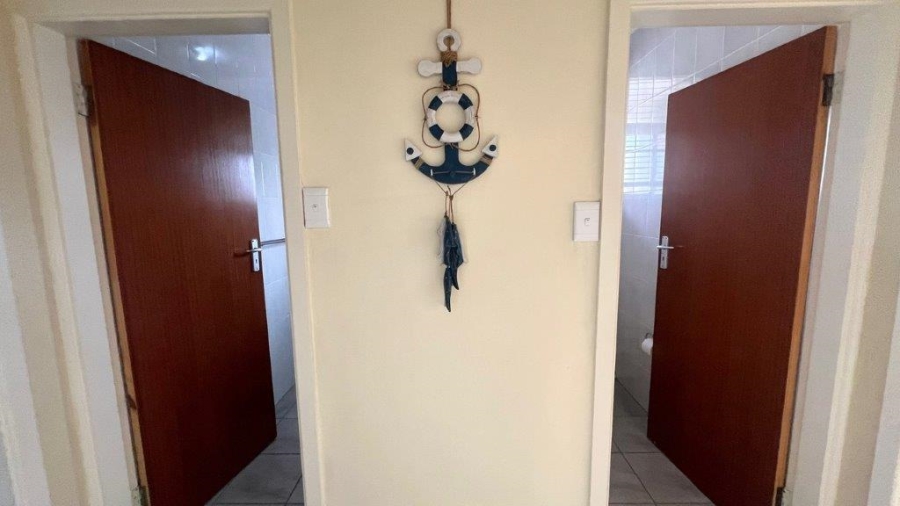 2 Bedroom Property for Sale in Uvongo KwaZulu-Natal