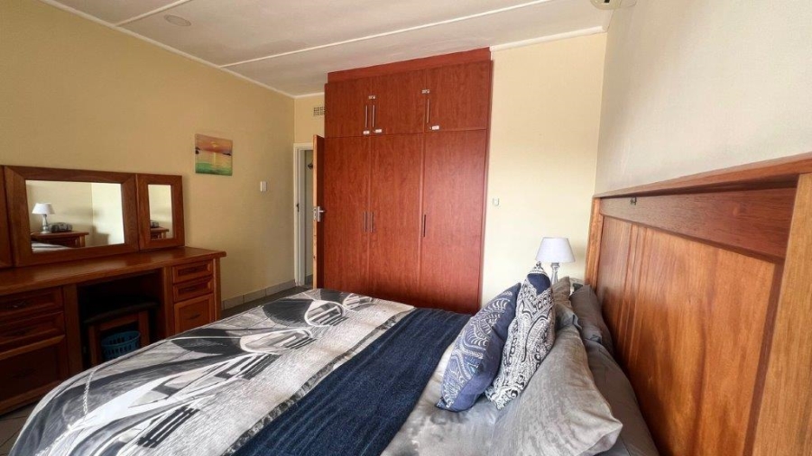 2 Bedroom Property for Sale in Uvongo KwaZulu-Natal