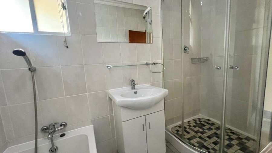 2 Bedroom Property for Sale in Uvongo KwaZulu-Natal