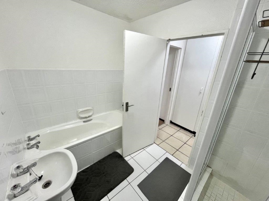 2 Bedroom Property for Sale in Uvongo KwaZulu-Natal