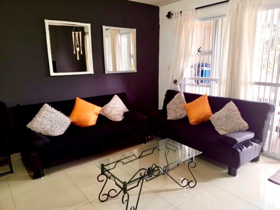 2 Bedroom Property for Sale in Uvongo KwaZulu-Natal