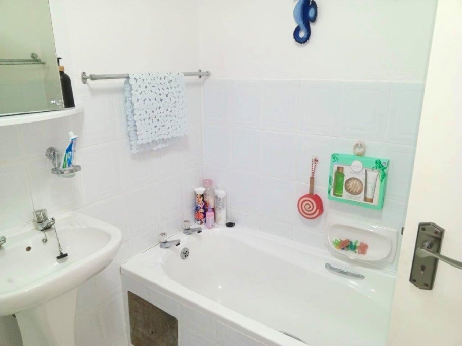 2 Bedroom Property for Sale in Uvongo KwaZulu-Natal