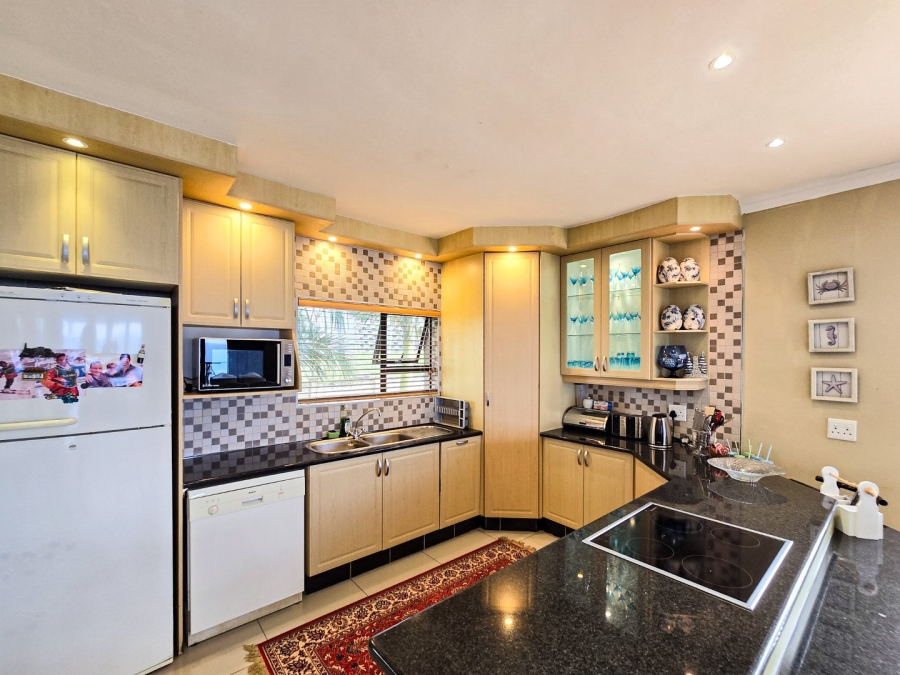 5 Bedroom Property for Sale in Shelly Beach KwaZulu-Natal