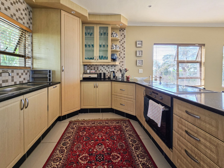 5 Bedroom Property for Sale in Shelly Beach KwaZulu-Natal