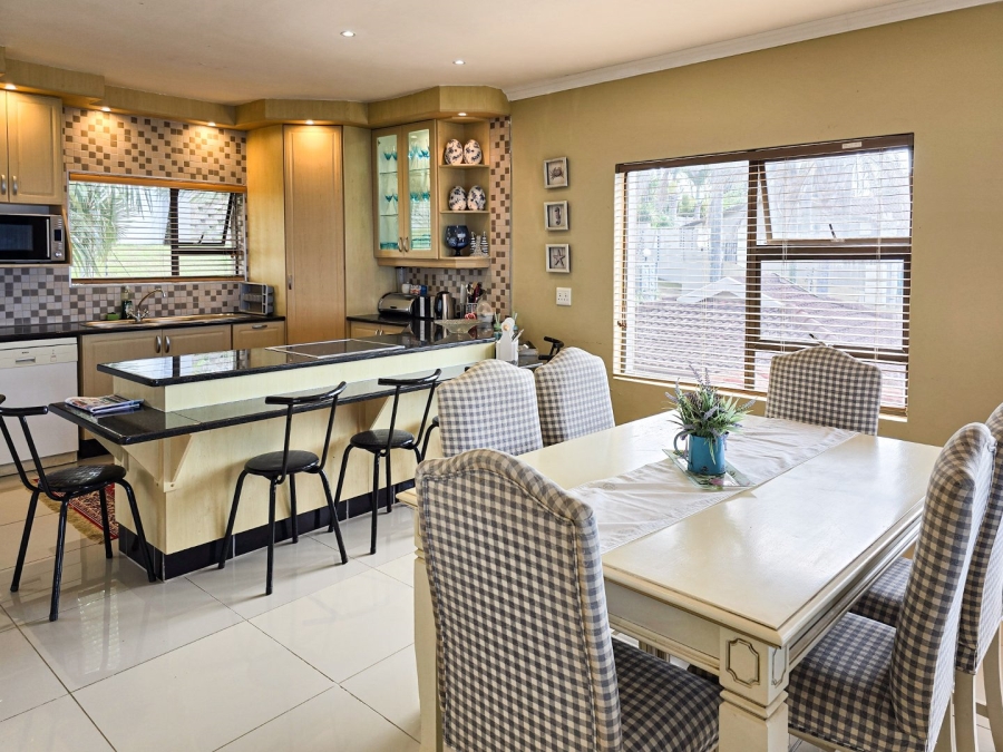 5 Bedroom Property for Sale in Shelly Beach KwaZulu-Natal