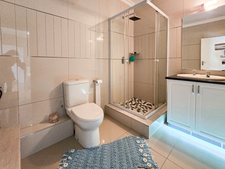 5 Bedroom Property for Sale in Shelly Beach KwaZulu-Natal