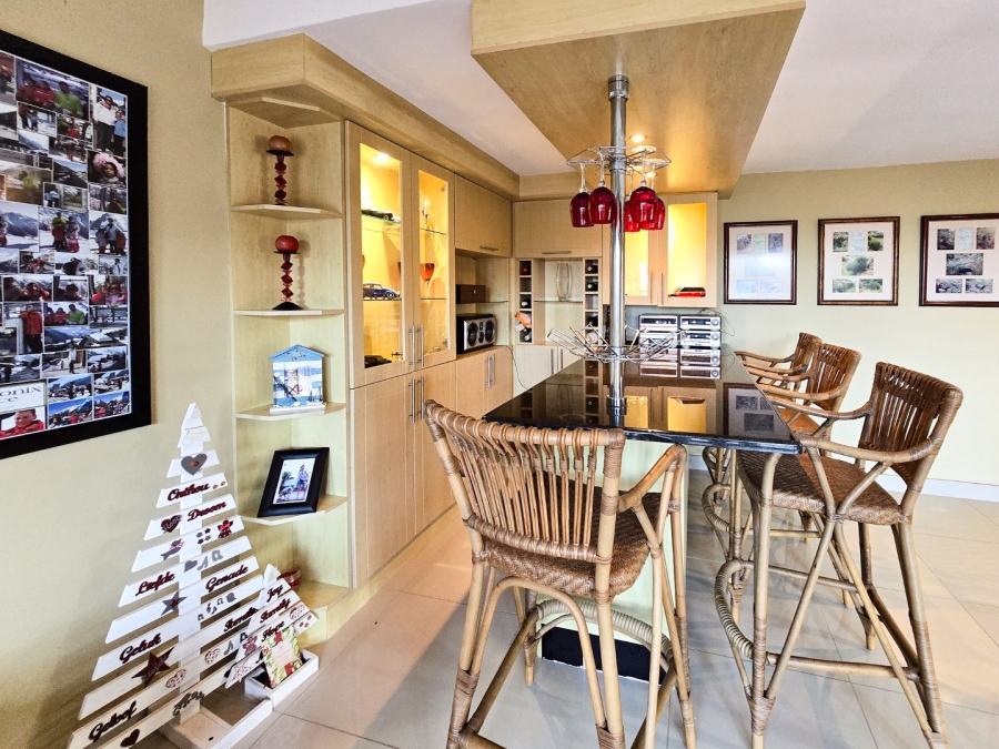 5 Bedroom Property for Sale in Shelly Beach KwaZulu-Natal