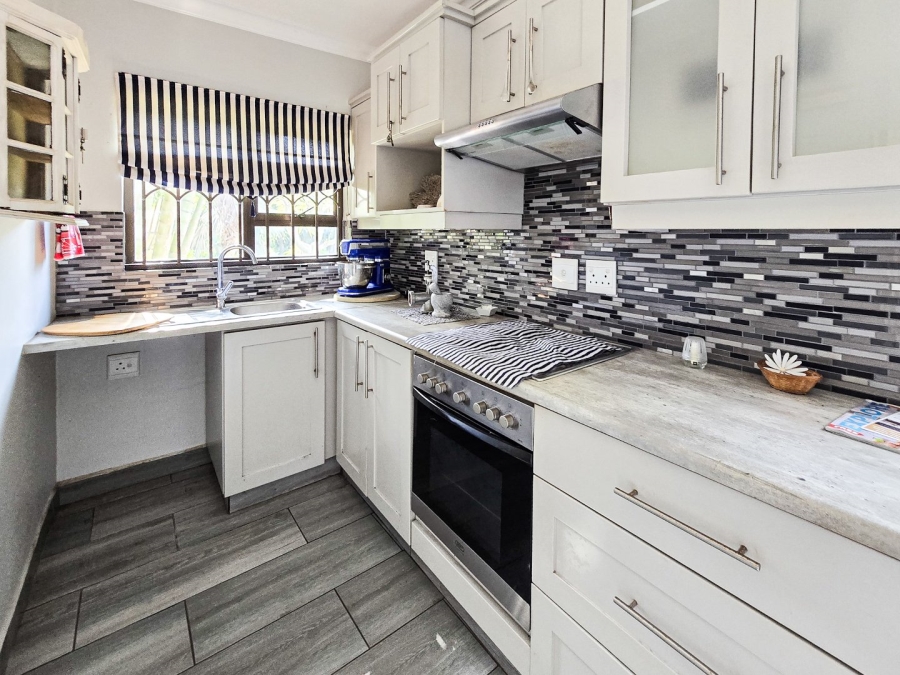 5 Bedroom Property for Sale in Shelly Beach KwaZulu-Natal