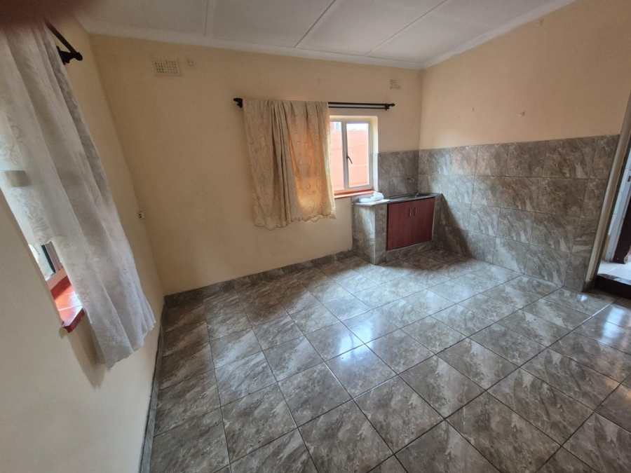 To Let 1 Bedroom Property for Rent in Bluff KwaZulu-Natal