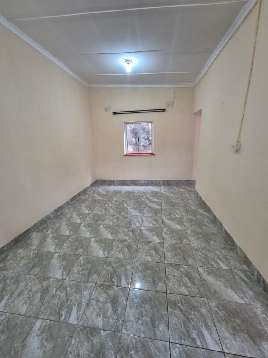 To Let 1 Bedroom Property for Rent in Bluff KwaZulu-Natal