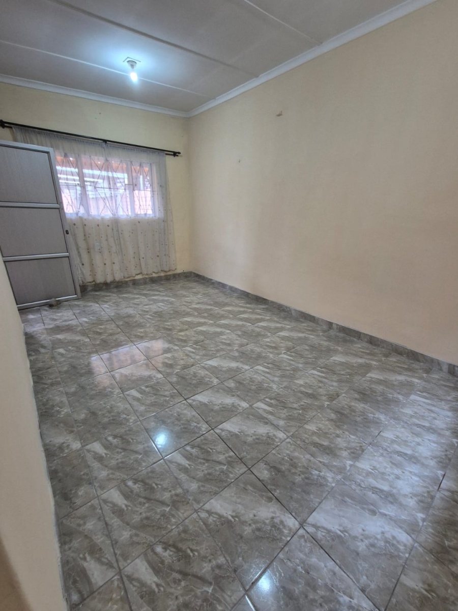 To Let 1 Bedroom Property for Rent in Bluff KwaZulu-Natal