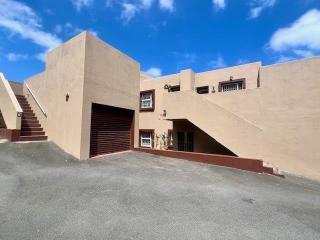 2 Bedroom Property for Sale in Uvongo KwaZulu-Natal