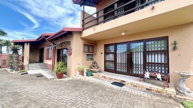 5 Bedroom Property for Sale in Manaba Beach KwaZulu-Natal