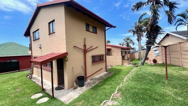 5 Bedroom Property for Sale in Manaba Beach KwaZulu-Natal