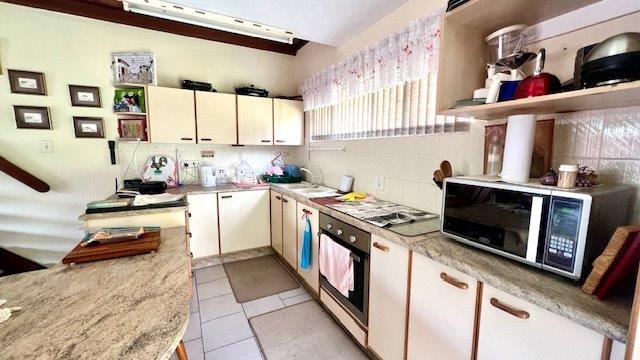 5 Bedroom Property for Sale in Manaba Beach KwaZulu-Natal