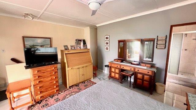5 Bedroom Property for Sale in Manaba Beach KwaZulu-Natal