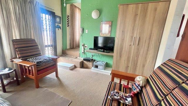 5 Bedroom Property for Sale in Manaba Beach KwaZulu-Natal