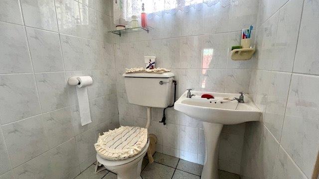 5 Bedroom Property for Sale in Manaba Beach KwaZulu-Natal