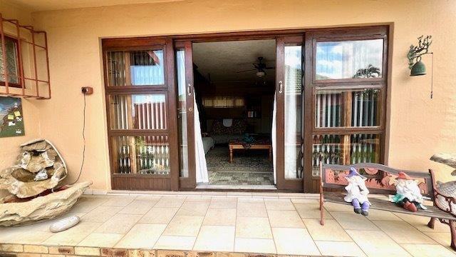 5 Bedroom Property for Sale in Manaba Beach KwaZulu-Natal