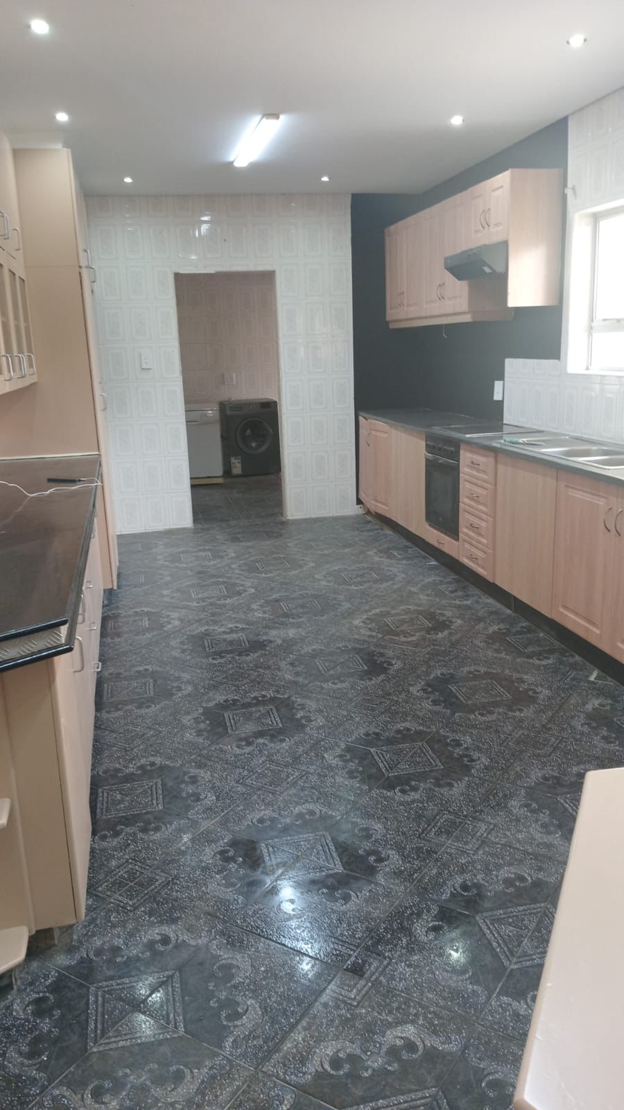 7 Bedroom Property for Sale in Oslo Beach KwaZulu-Natal