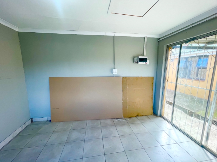To Let 1 Bedroom Property for Rent in Umlazi M KwaZulu-Natal