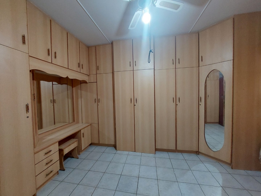 6 Bedroom Property for Sale in Highridge KwaZulu-Natal