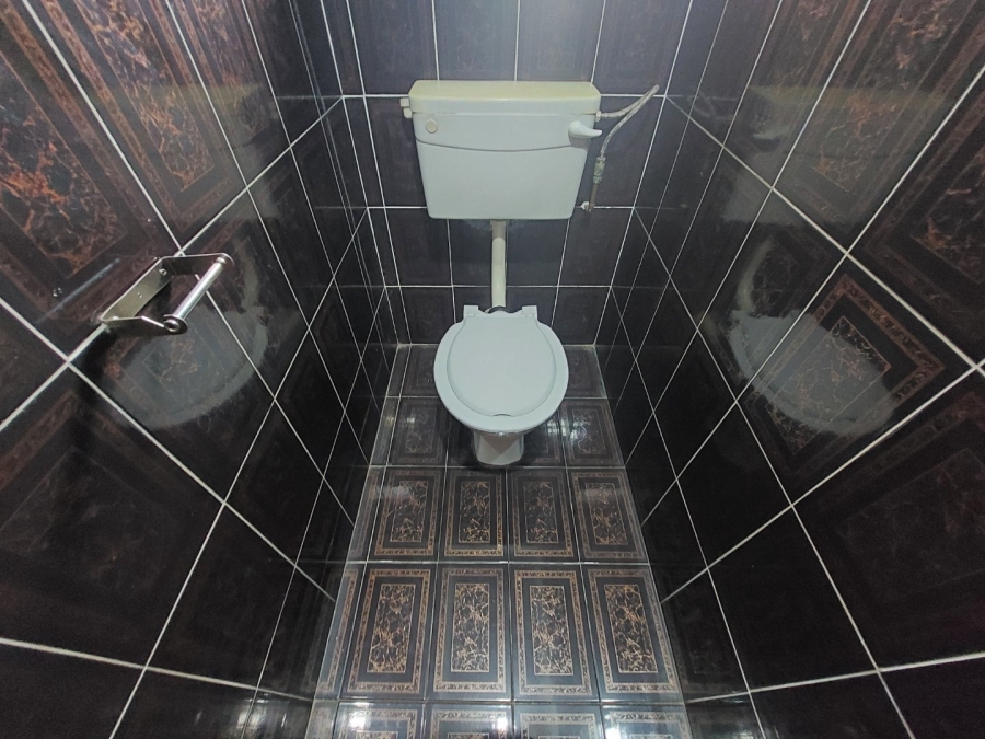 6 Bedroom Property for Sale in Highridge KwaZulu-Natal