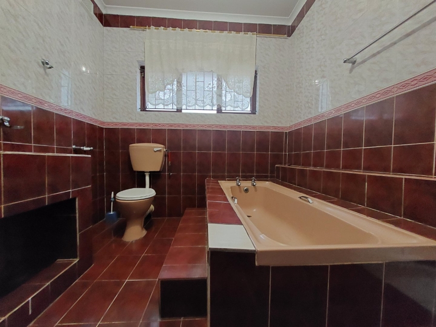 6 Bedroom Property for Sale in Highridge KwaZulu-Natal