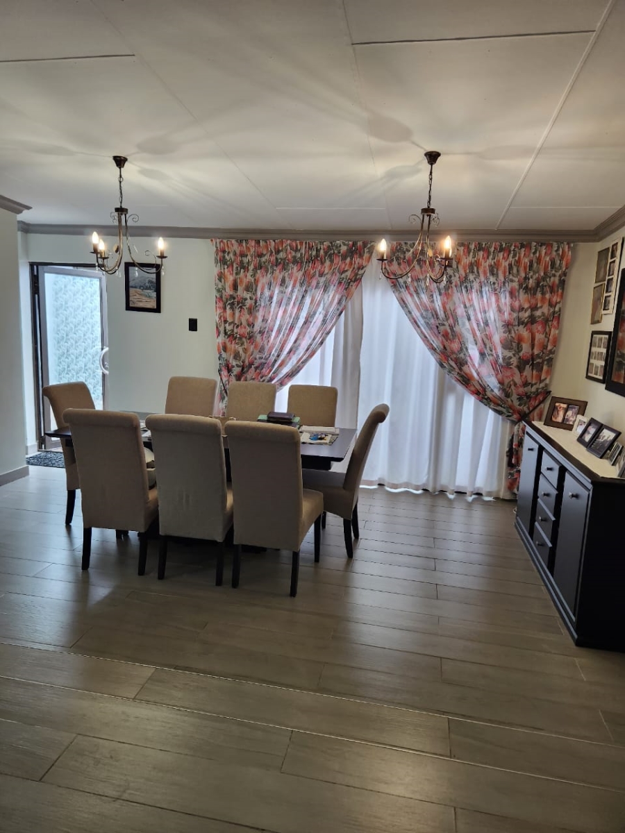 6 Bedroom Property for Sale in Newcastle KwaZulu-Natal