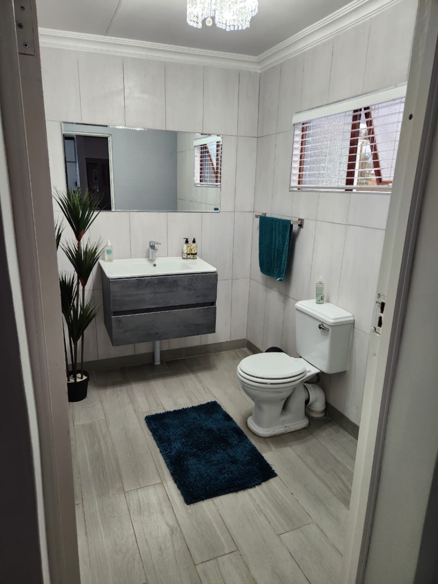 6 Bedroom Property for Sale in Newcastle KwaZulu-Natal
