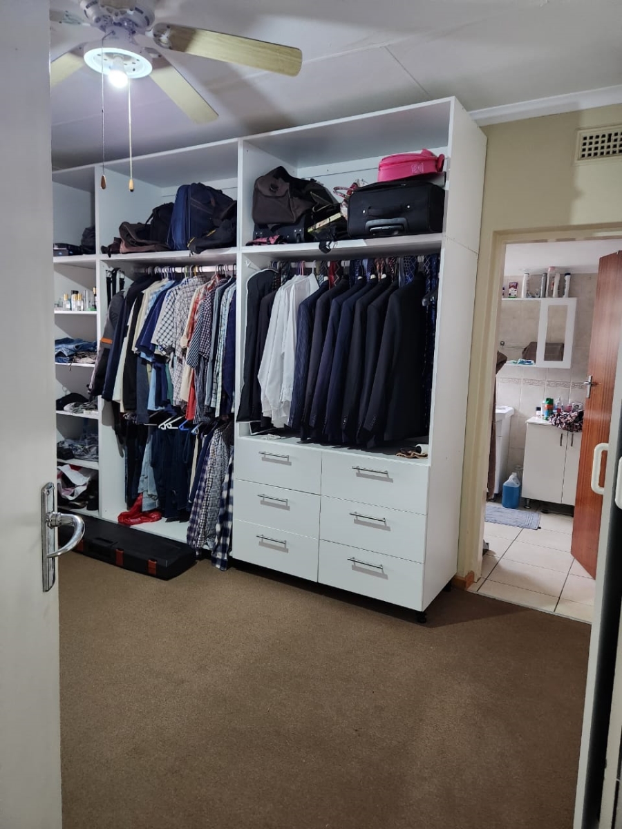 6 Bedroom Property for Sale in Newcastle KwaZulu-Natal