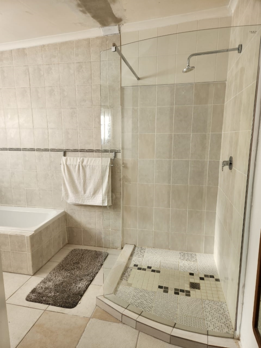 6 Bedroom Property for Sale in Newcastle KwaZulu-Natal