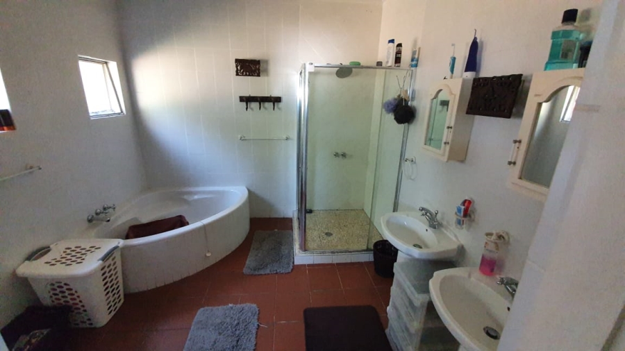 3 Bedroom Property for Sale in Freeland Park KwaZulu-Natal