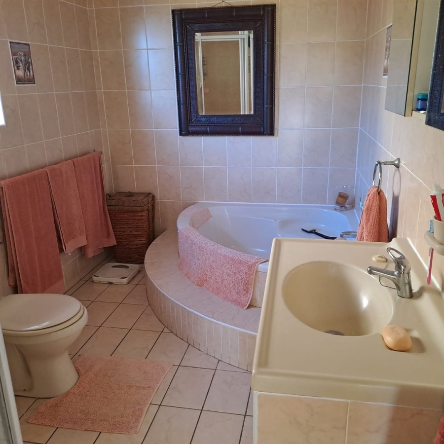 3 Bedroom Property for Sale in Freeland Park KwaZulu-Natal