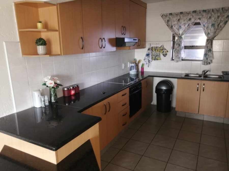2 Bedroom Property for Sale in Uvongo KwaZulu-Natal
