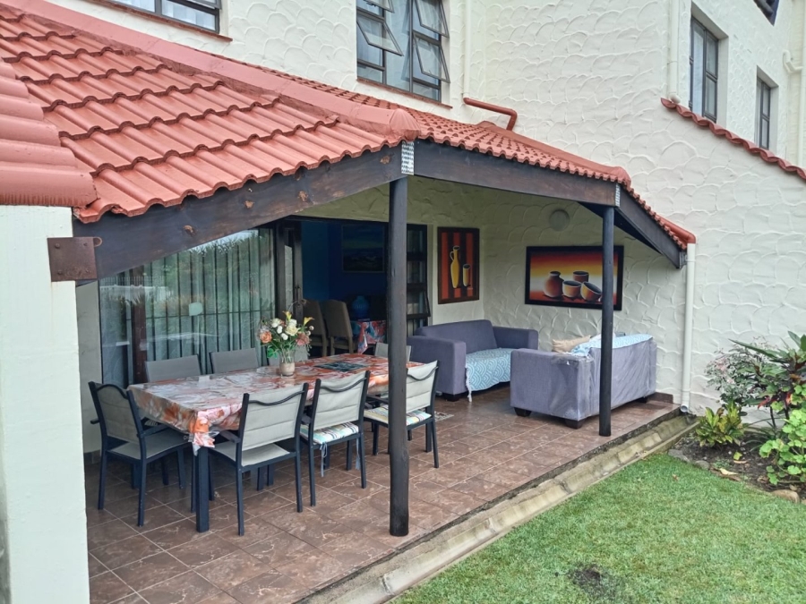 2 Bedroom Property for Sale in Uvongo KwaZulu-Natal