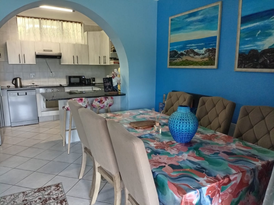 2 Bedroom Property for Sale in Uvongo KwaZulu-Natal