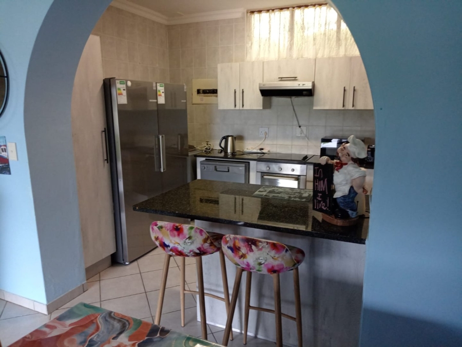 2 Bedroom Property for Sale in Uvongo KwaZulu-Natal