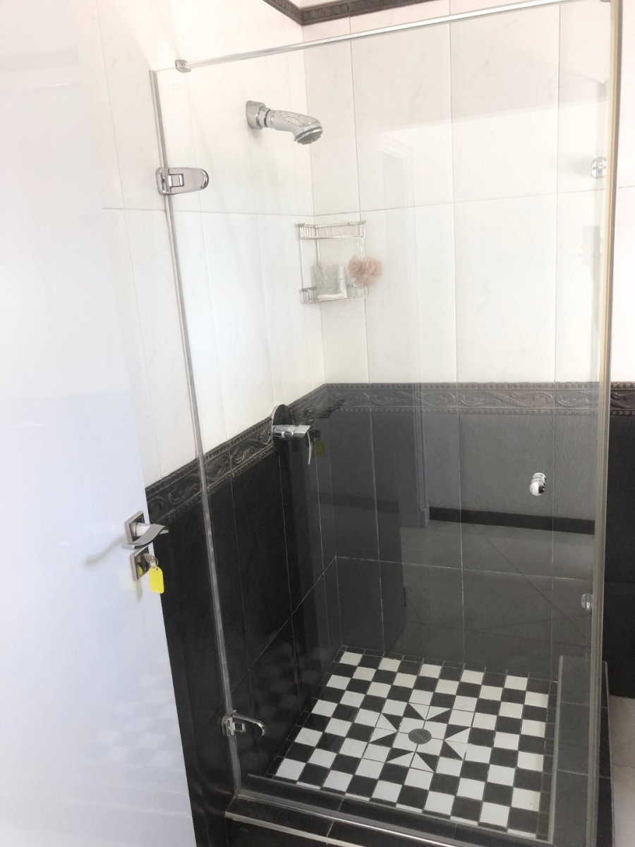 5 Bedroom Property for Sale in Oslo Beach KwaZulu-Natal