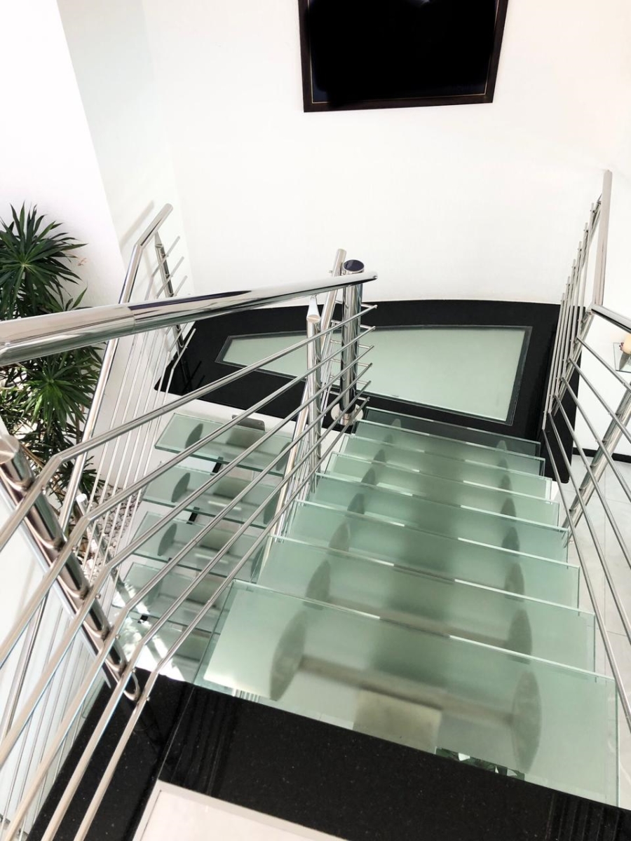 5 Bedroom Property for Sale in Oslo Beach KwaZulu-Natal