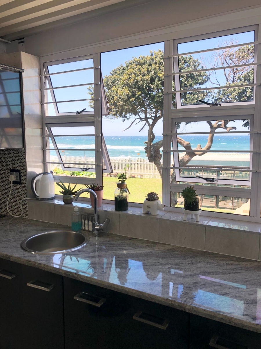 5 Bedroom Property for Sale in Oslo Beach KwaZulu-Natal