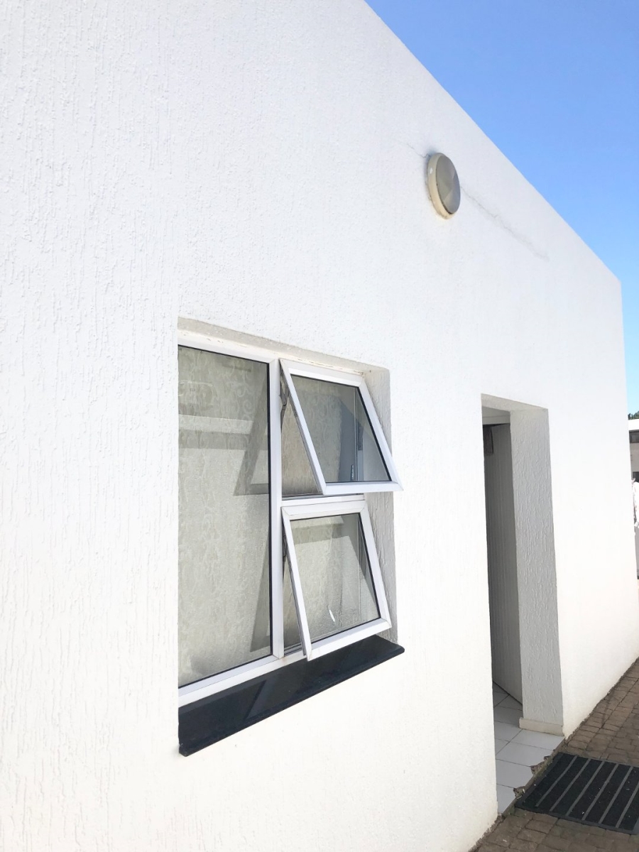 5 Bedroom Property for Sale in Oslo Beach KwaZulu-Natal