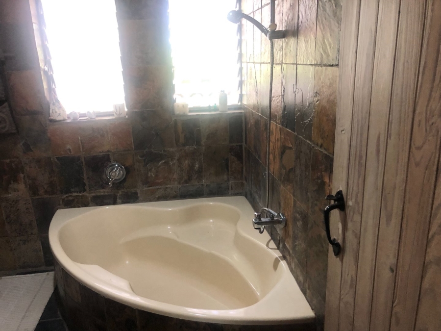 4 Bedroom Property for Sale in Port Shepstone KwaZulu-Natal