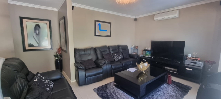 3 Bedroom Property for Sale in Oslo Beach KwaZulu-Natal