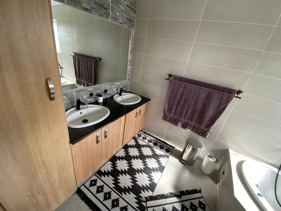 4 Bedroom Property for Sale in Manaba Beach KwaZulu-Natal